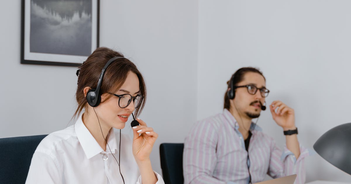 How to Write a Help Desk Resume in 2026 (With Examples & Templates)
